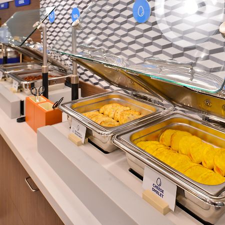 Holiday Inn Express Hotel & Suites Colby By Ihg Extérieur photo