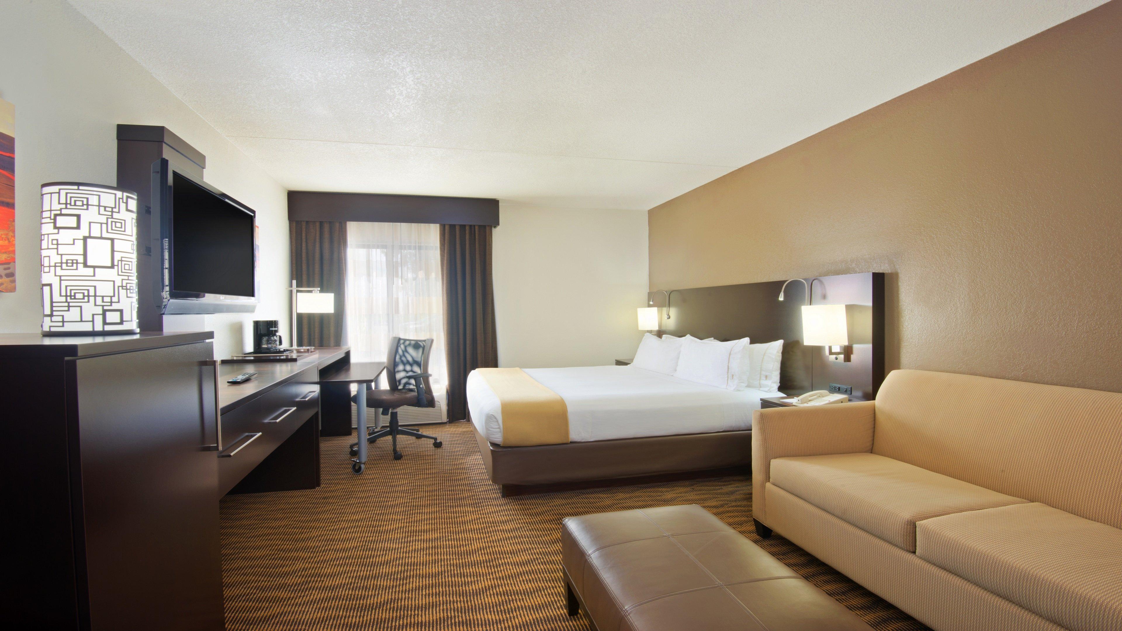 Holiday Inn Express Hotel & Suites Colby By Ihg Extérieur photo