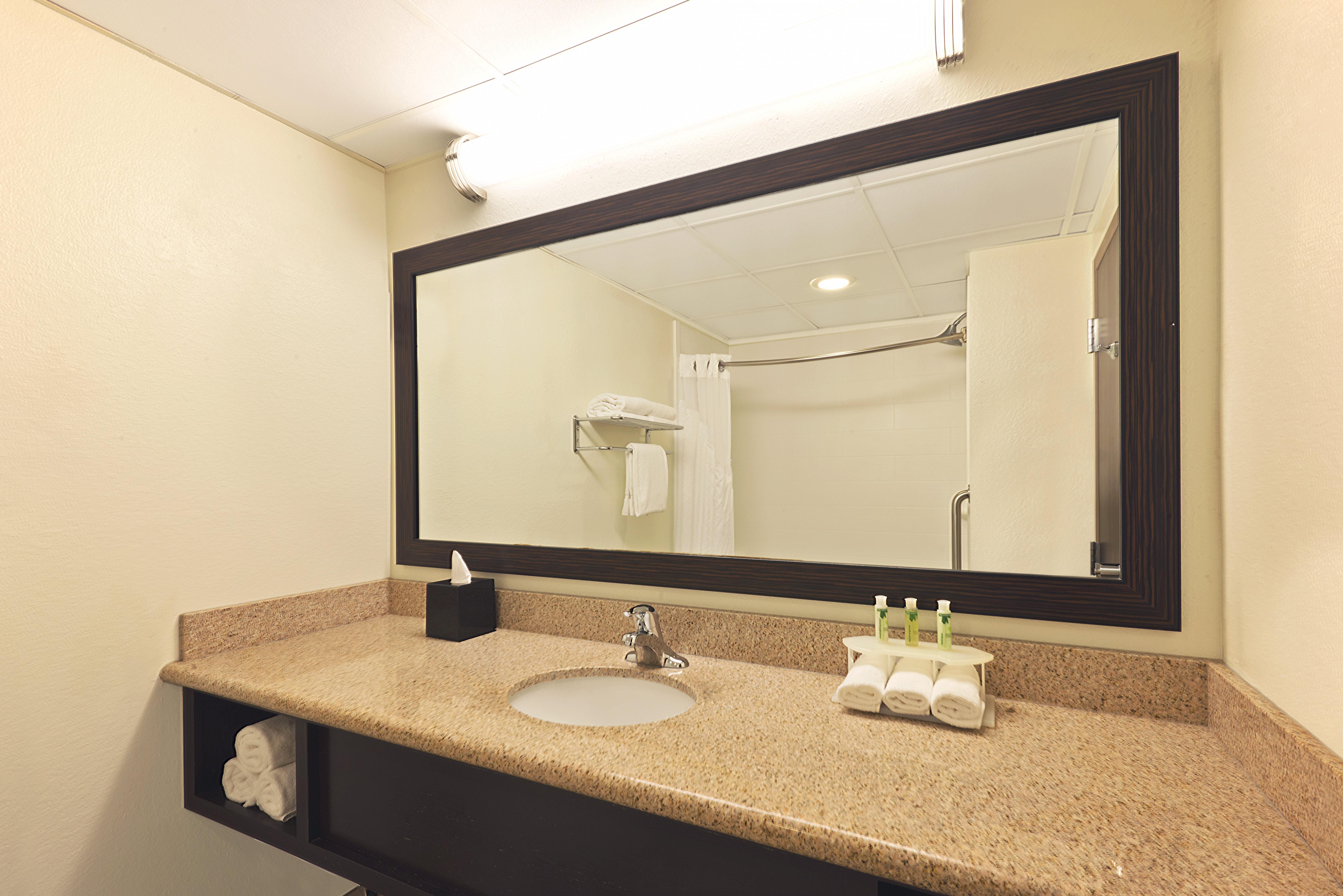Holiday Inn Express Hotel & Suites Colby By Ihg Extérieur photo