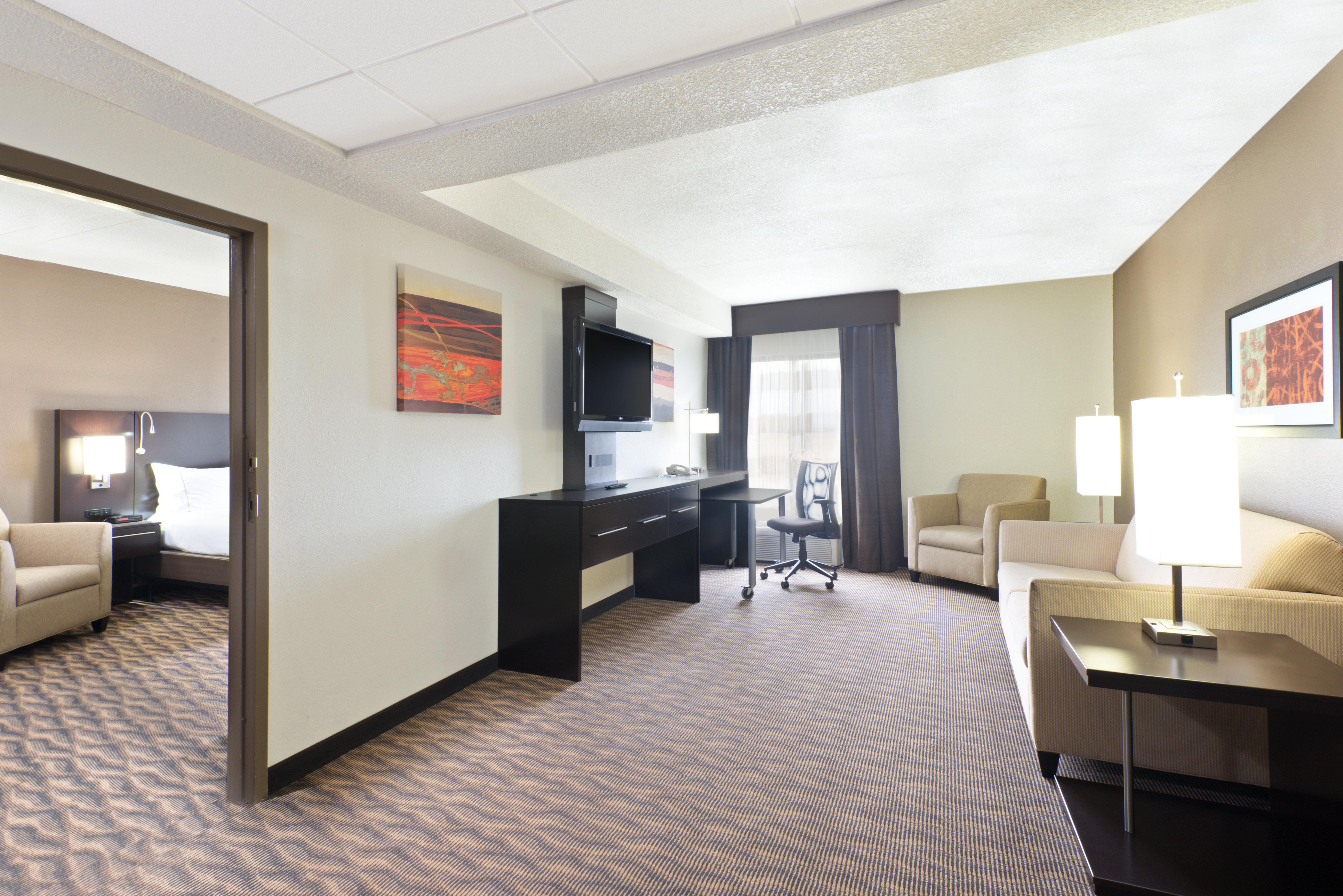 Holiday Inn Express Hotel & Suites Colby By Ihg Extérieur photo