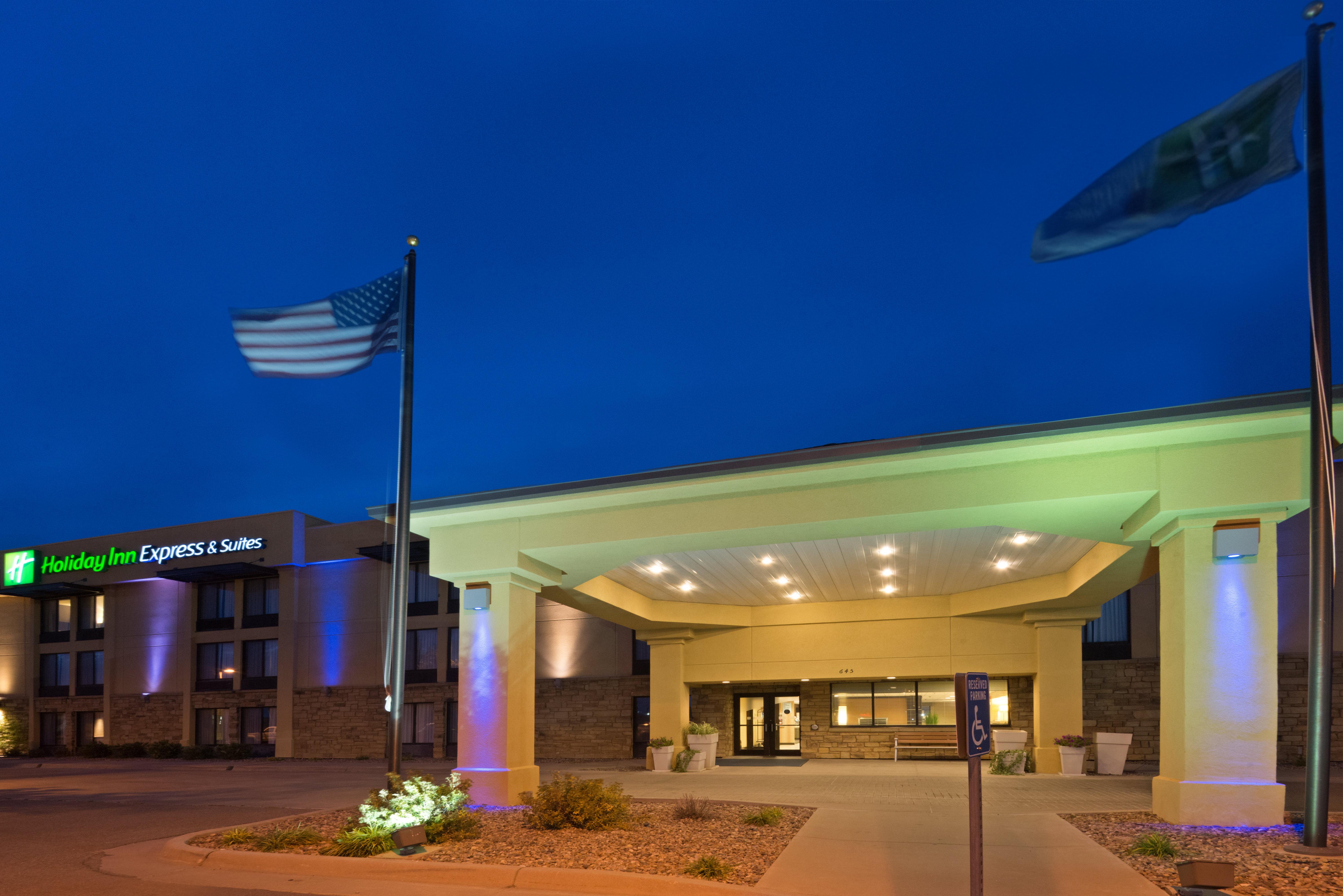 Holiday Inn Express Hotel & Suites Colby By Ihg Extérieur photo