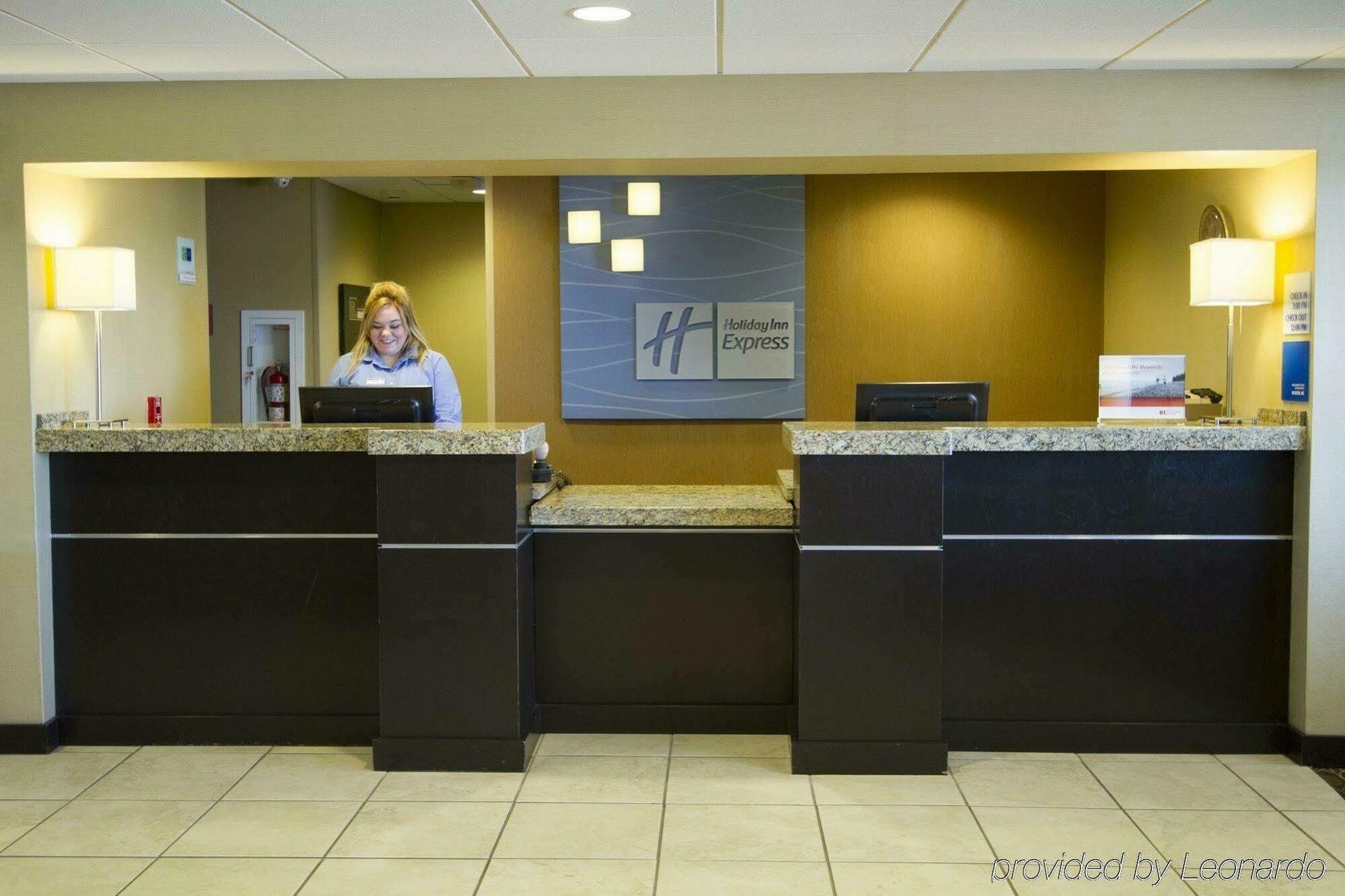 Holiday Inn Express Hotel & Suites Colby By Ihg Extérieur photo