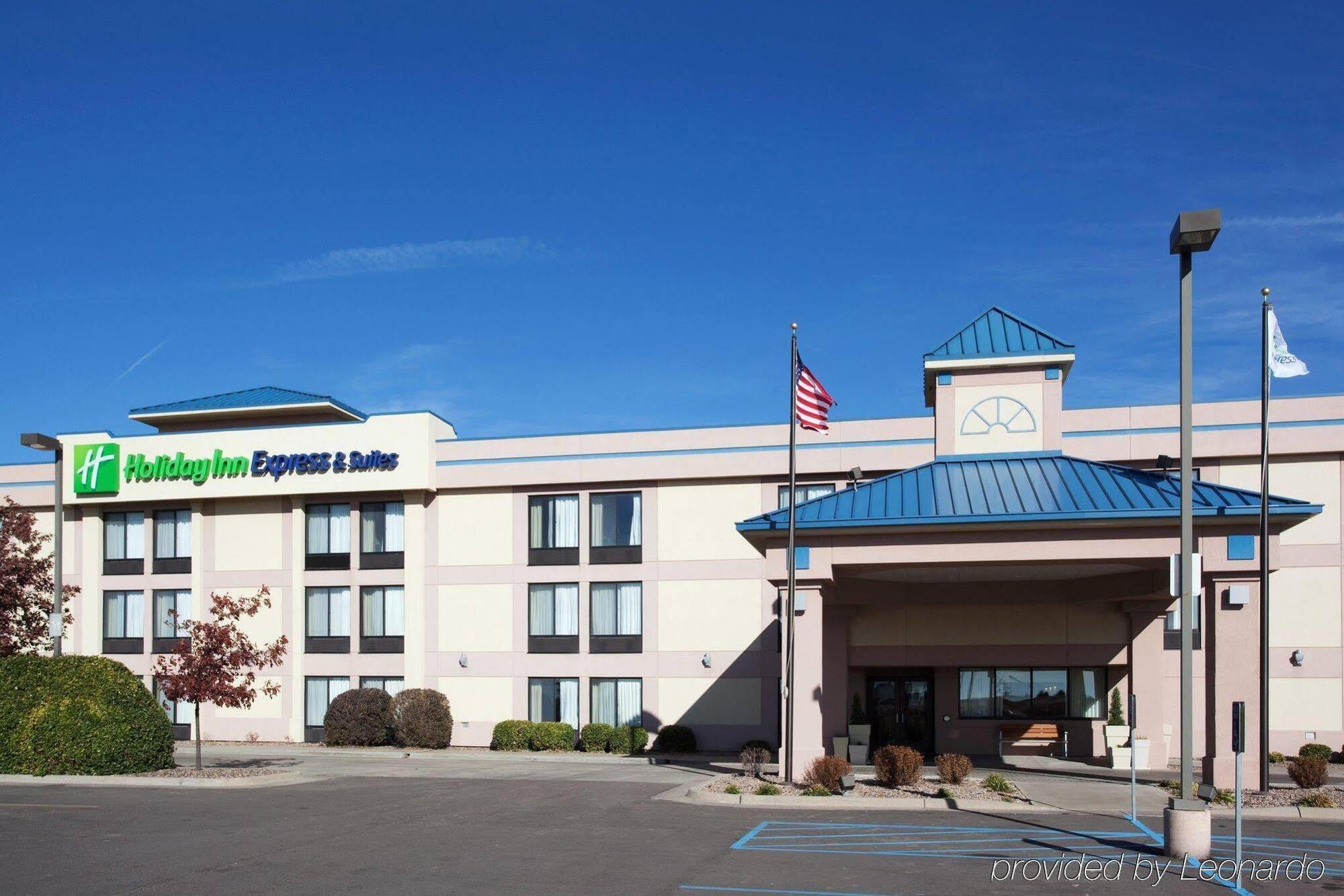 Holiday Inn Express Hotel & Suites Colby By Ihg Extérieur photo