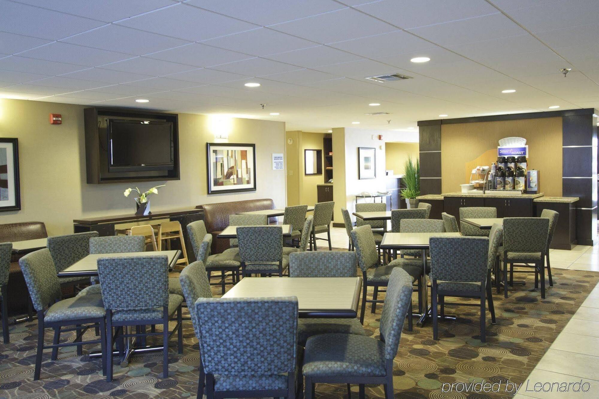 Holiday Inn Express Hotel & Suites Colby By Ihg Extérieur photo