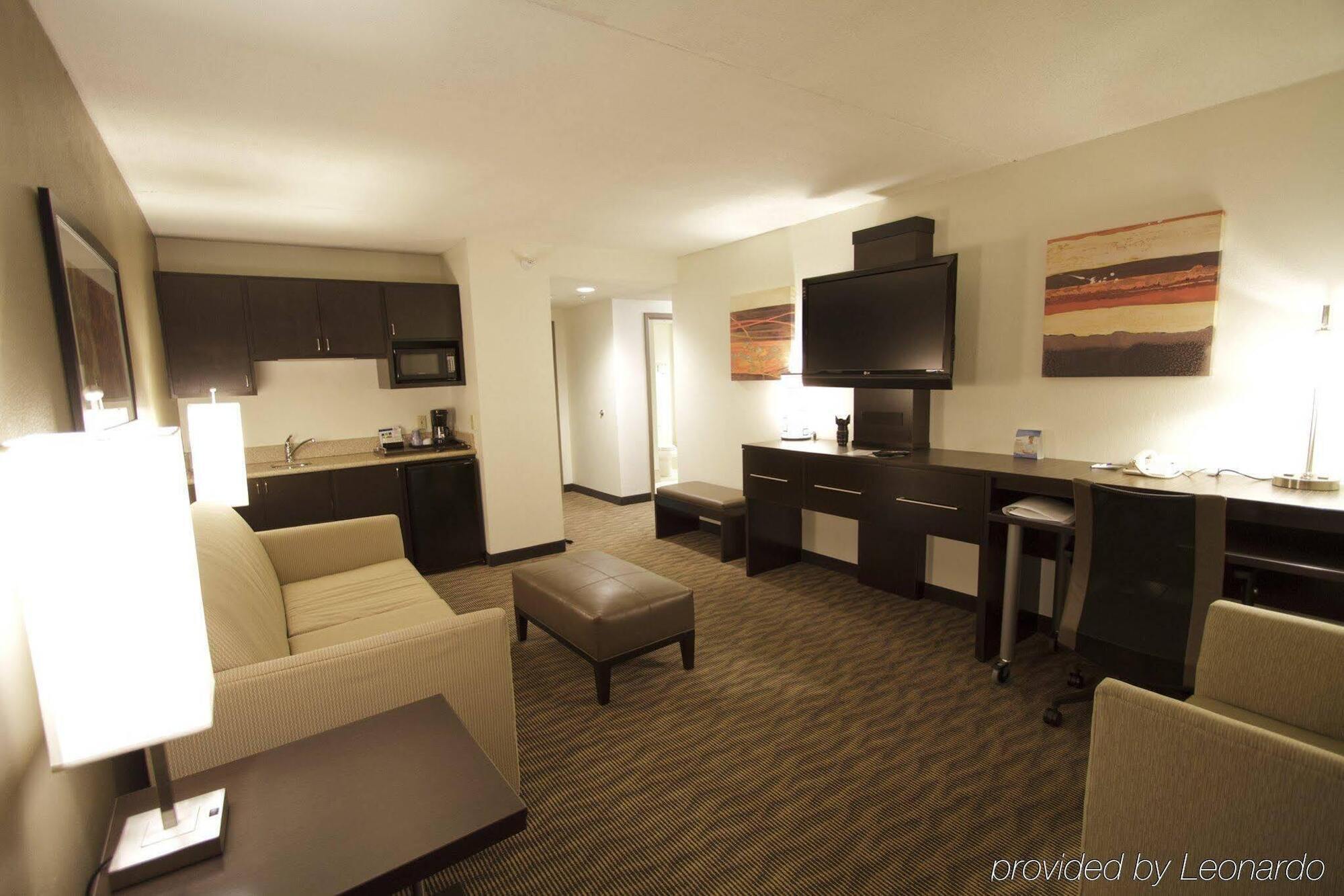 Holiday Inn Express Hotel & Suites Colby By Ihg Extérieur photo