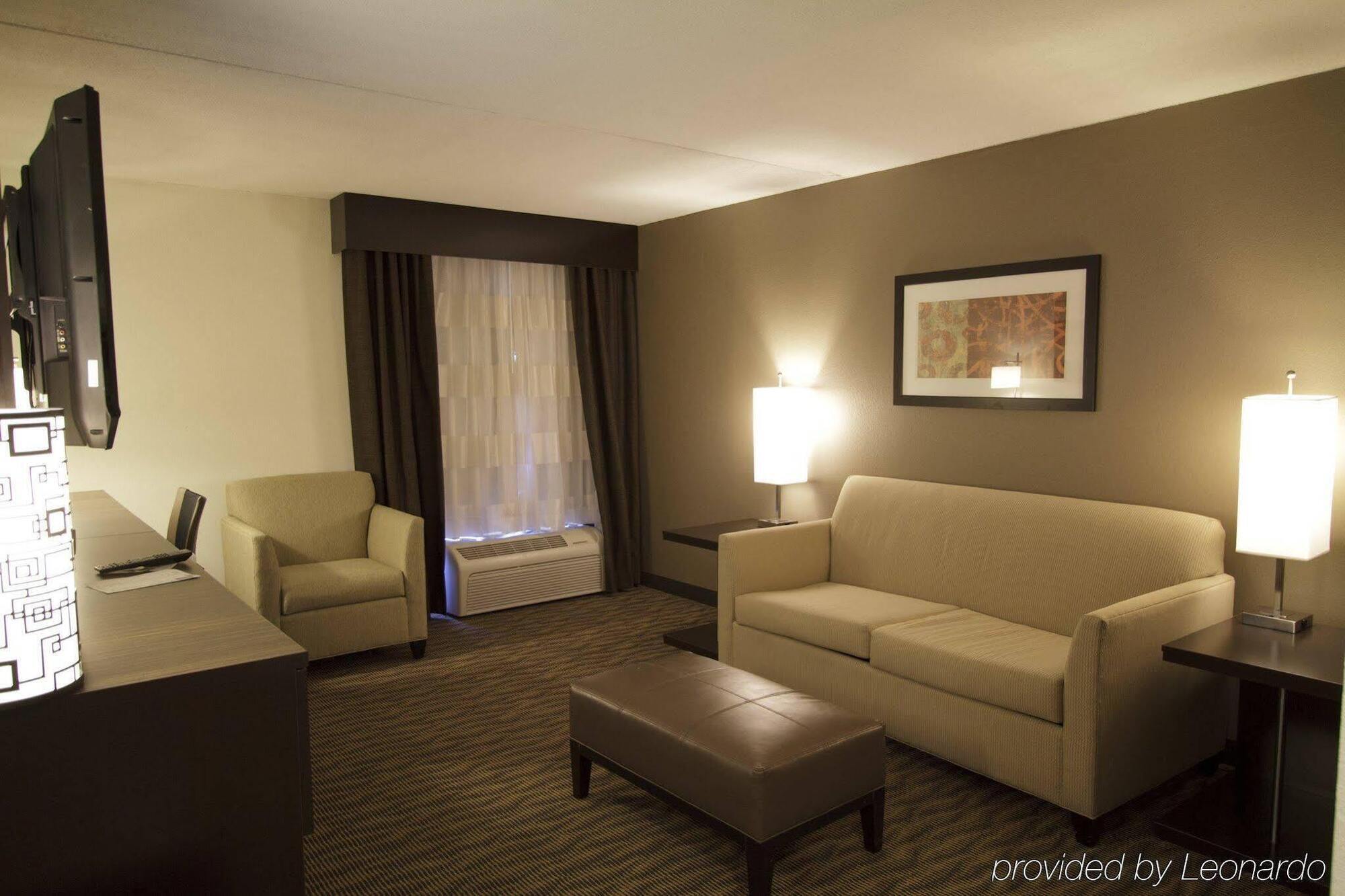 Holiday Inn Express Hotel & Suites Colby By Ihg Extérieur photo