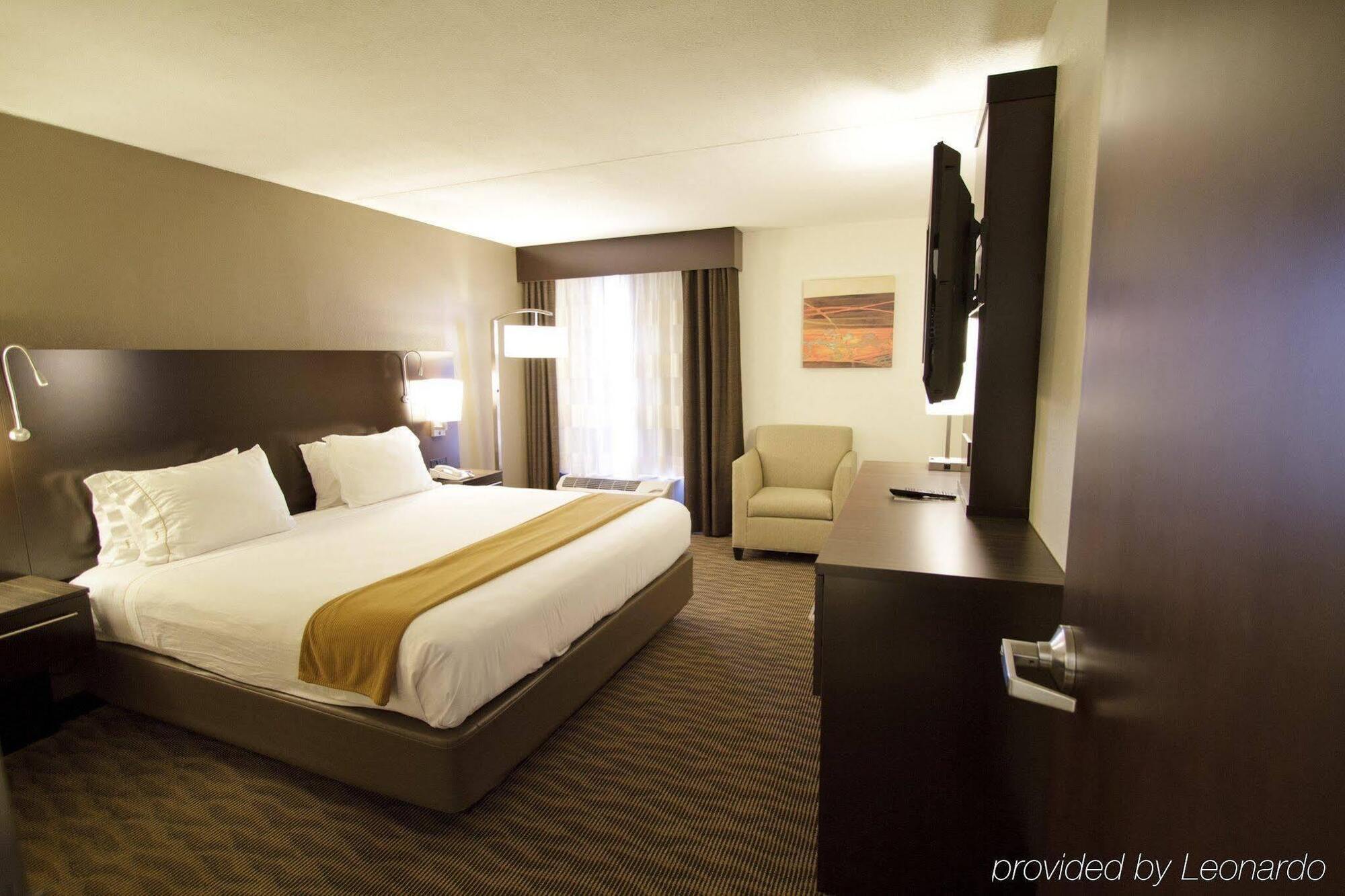 Holiday Inn Express Hotel & Suites Colby By Ihg Extérieur photo